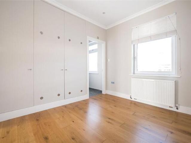 Apartment for sale in Twickenham, Greater London