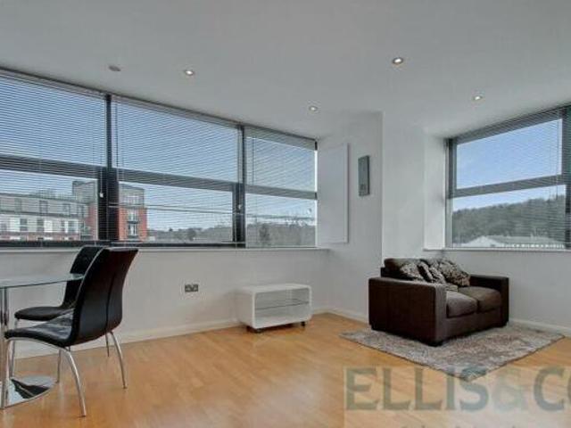 House for sale in Greater London