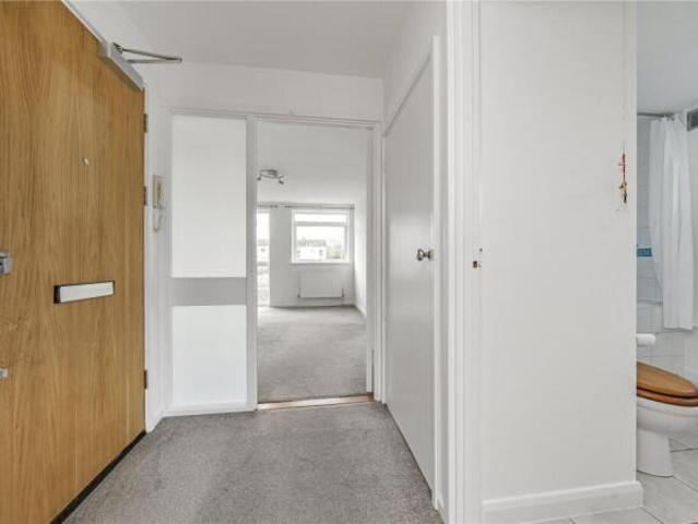 Apartment for sale in Teddington, Greater London