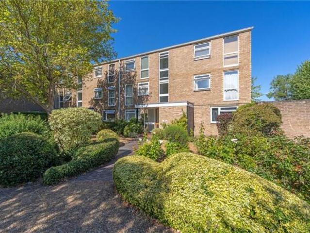 Apartment for sale in Pamington, Gloucestershire