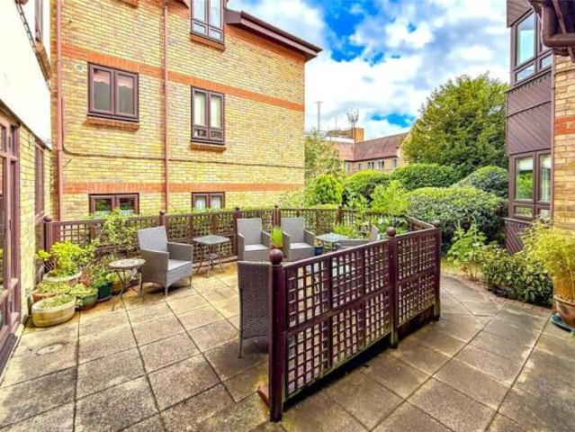 Apartment for sale in St Albans, Five Acres