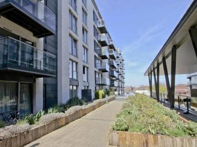 House for sale in Hayes