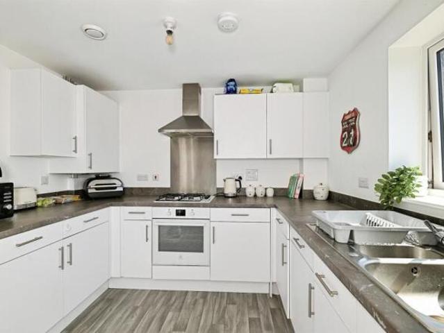 Apartment for sale in Harbourland, Midway