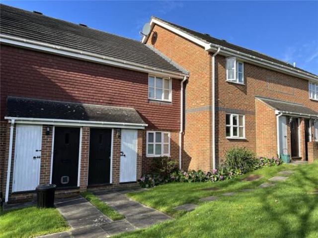 Apartment for sale in Westborough, Surrey
