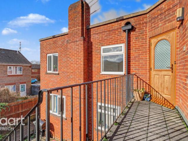 Apartment for sale in Heigham Grove, East Bank