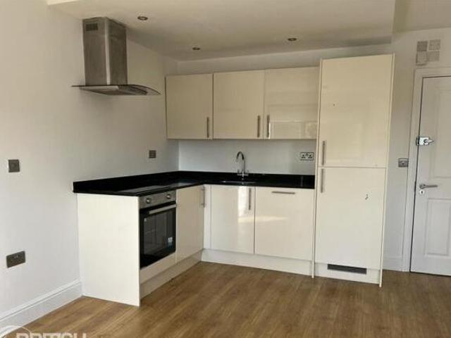 House for sale in The Image, Pouchen End