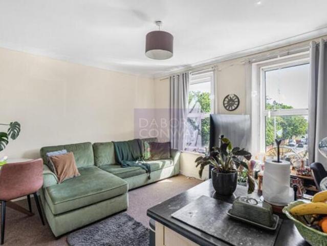 Apartment for sale in Wanstead, Greater London