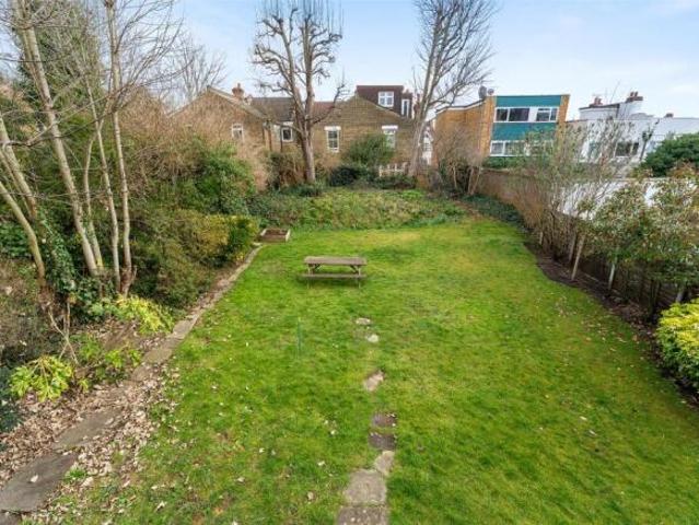 Apartment for sale in Wanstead, Greater London