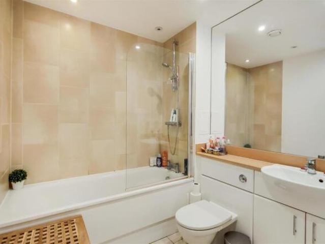 Apartment for sale in Silvertown, Greater London