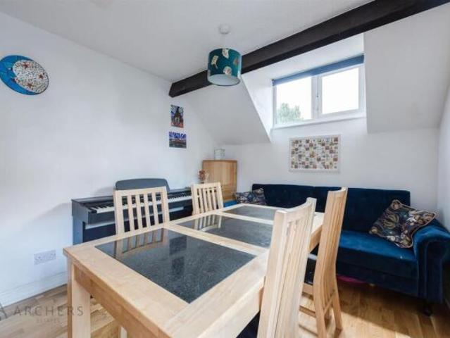 Apartment for sale in Malin Bridge, Hillsborough