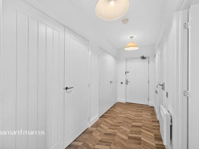 Apartment for sale in Finchley, Greater London