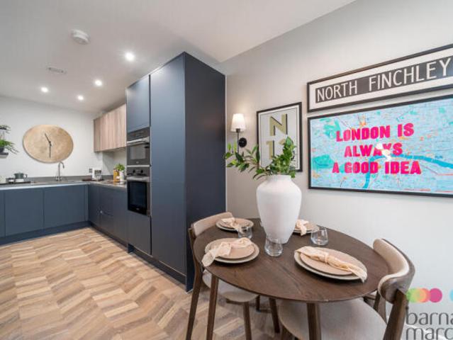 Apartment for sale in Finchley, Greater London
