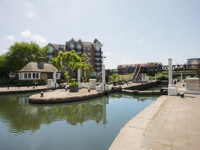 Apartment for sale in Cornwall