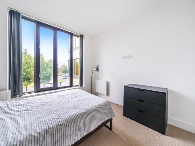 Apartment for sale in Colnbrook with Poyle, Slough