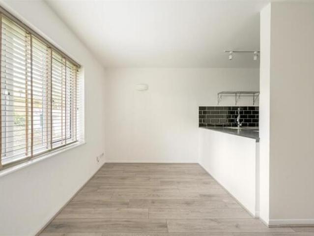 Apartment for sale in Highams Park, Greater London