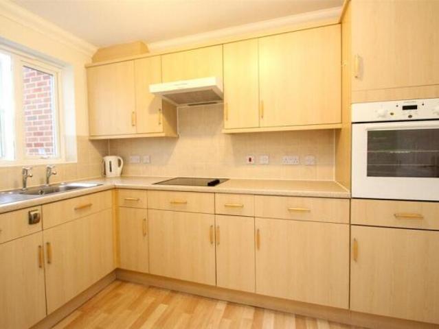 Apartment for sale in Barton Stacey, Hampshire
