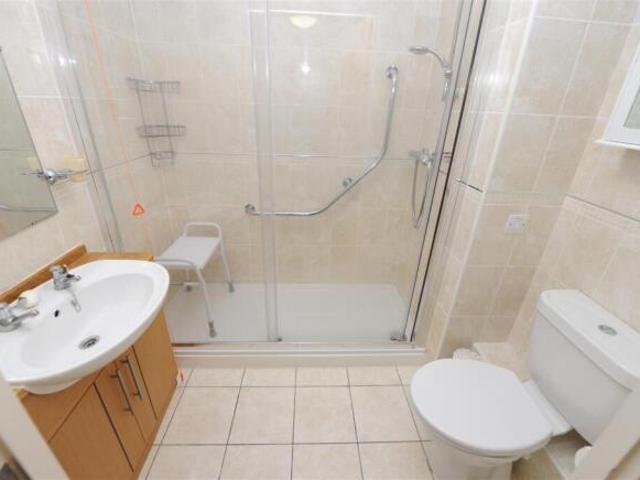 Apartment for sale in Baildon, West Yorkshire