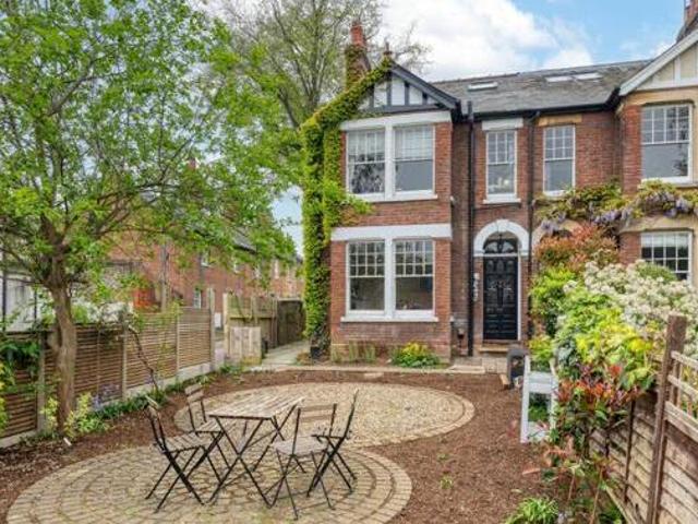 House for sale in Bearton, King's Walden