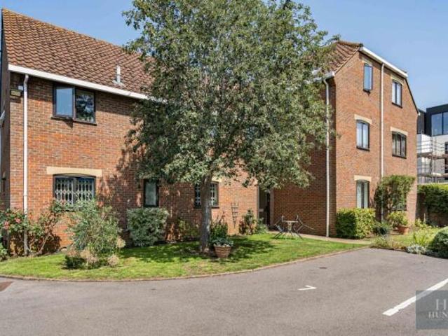 Apartment for sale in The Slade, Oxfordshire