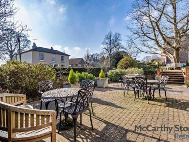 Apartment for sale in Cornwall