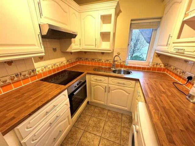 Apartment for sale in Five Acres, Hertfordshire