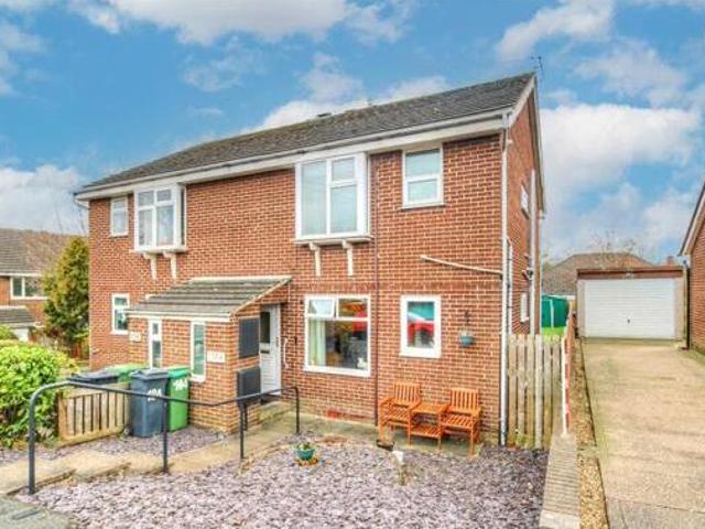 House for sale in Huddersfield, West Yorkshire