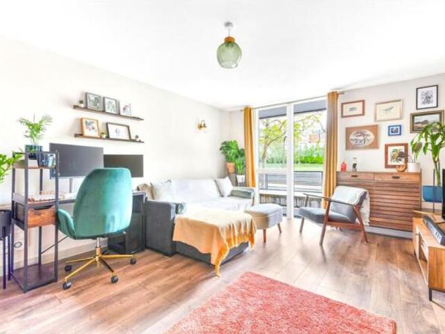 Apartment for sale in Hornsey, Greater London