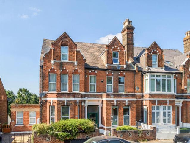 Apartment for sale in East Greenwich, Greater London