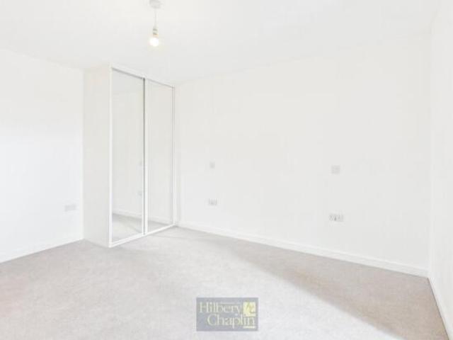Apartment for sale in Navestock Side