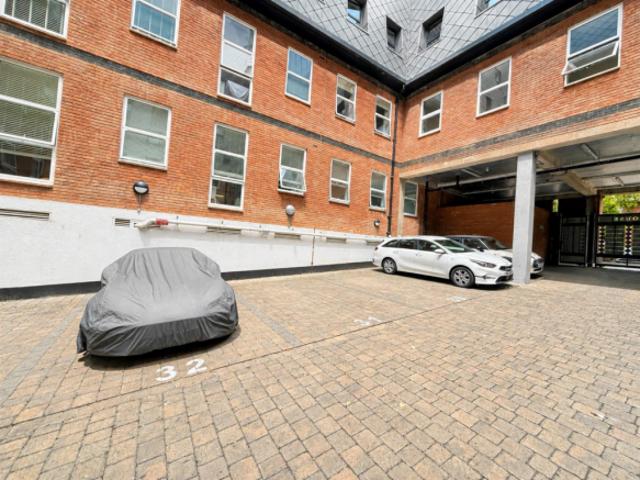 Apartment for sale in Navestock Side, Essex