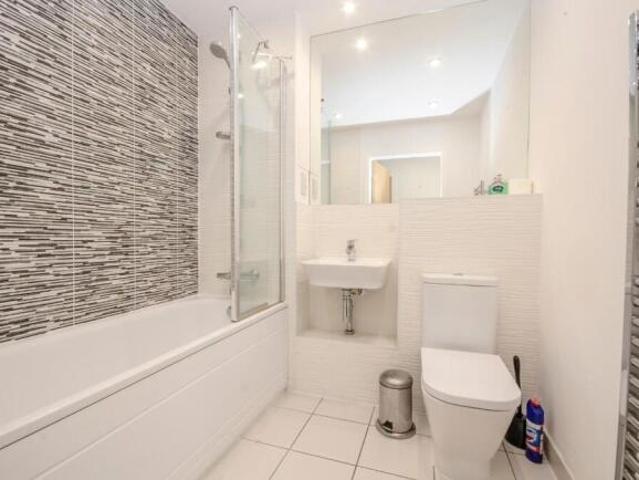 Apartment for sale in Barton Stacey, Hampshire