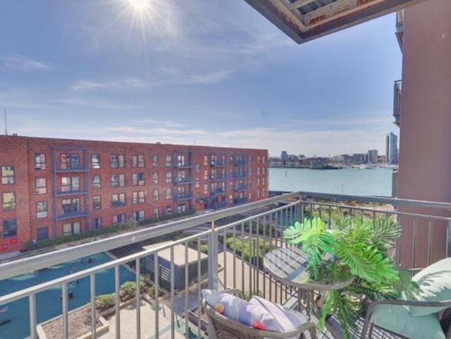 Apartment for sale in Woolston, Warrington