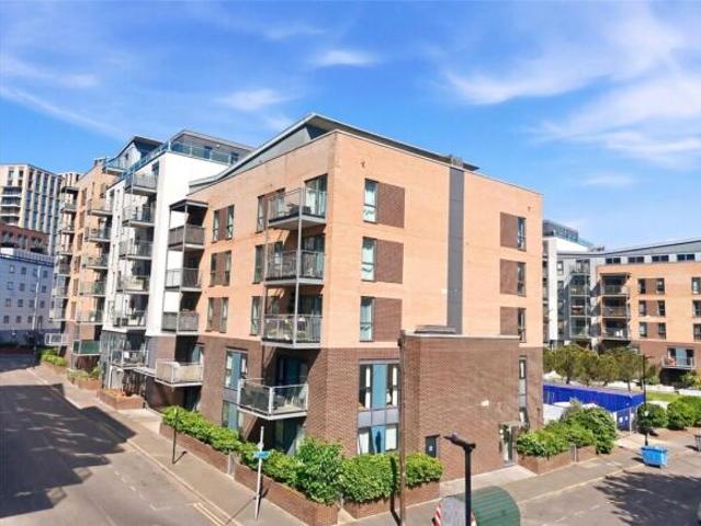 Apartment for sale in Canning Town, Greater London