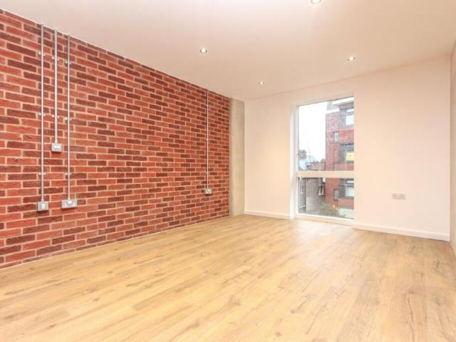 Apartment for sale in Chepping Wycombe, Loudwater