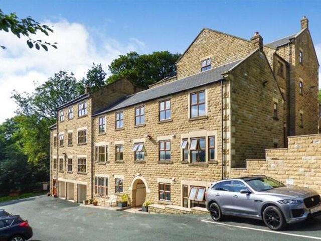 House for sale in Riddlesden, West Yorkshire