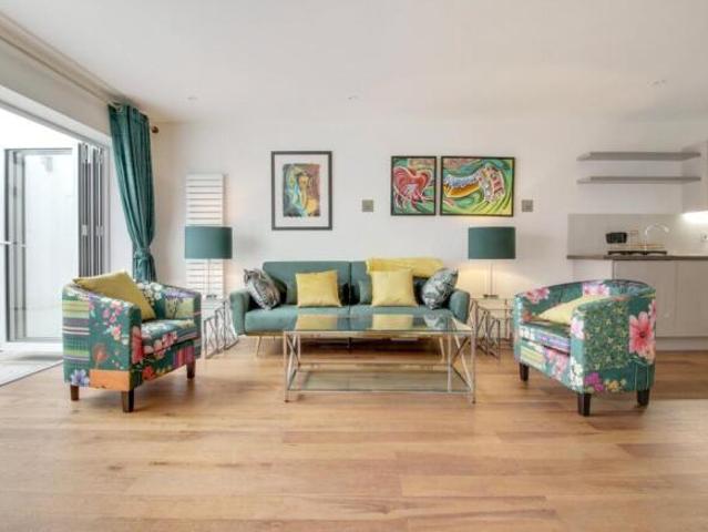 Apartment for sale in Kentish Town, Greater London