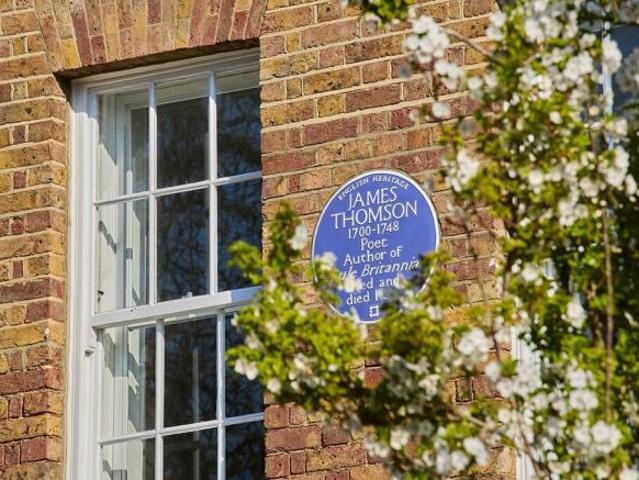 Apartment for sale in Kew, Greater London
