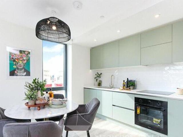 House for sale in Luton, England