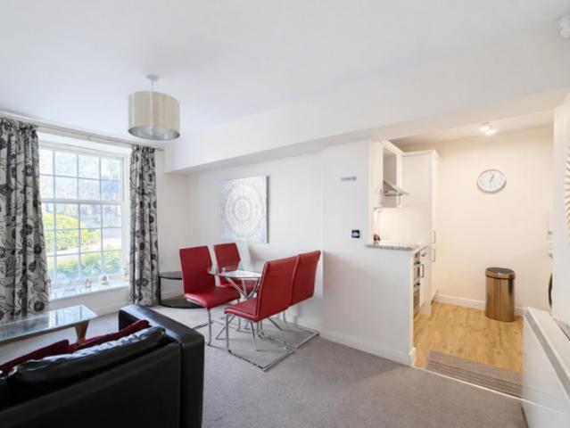 Apartment for sale in Lakenham, East Bank