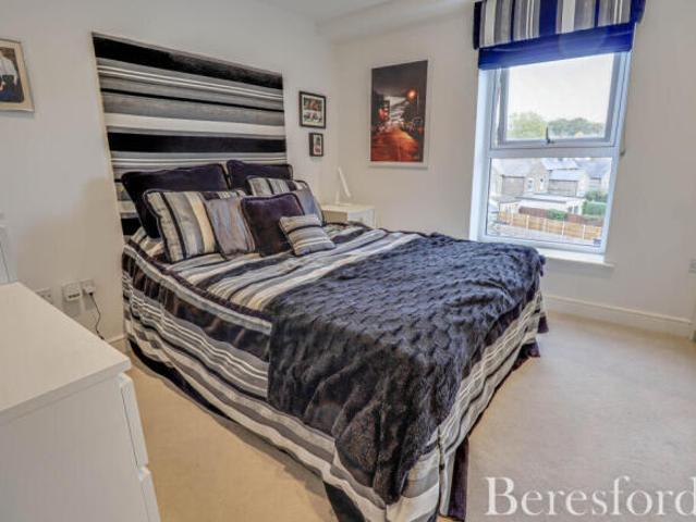 Apartment for sale in Navestock Side