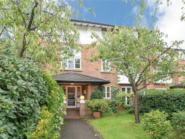 House for sale in Kingston Upon Thames, Greater London