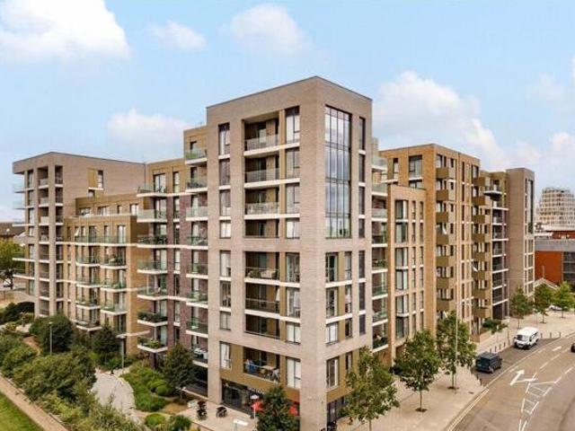 House for sale in Kingston Upon Thames, Greater London