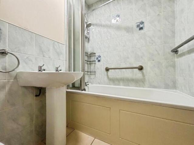 Maisonette for sale in Knowsley