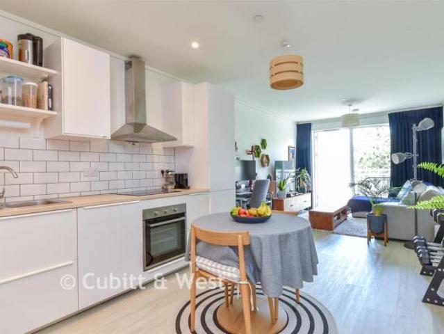 Apartment for sale in Worthing, West Sussex