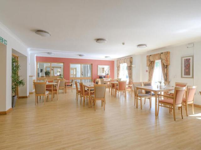 Apartment for sale in London Borough of Merton, Merton Park