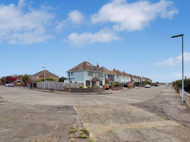 Apartment for sale in Worthing, West Sussex