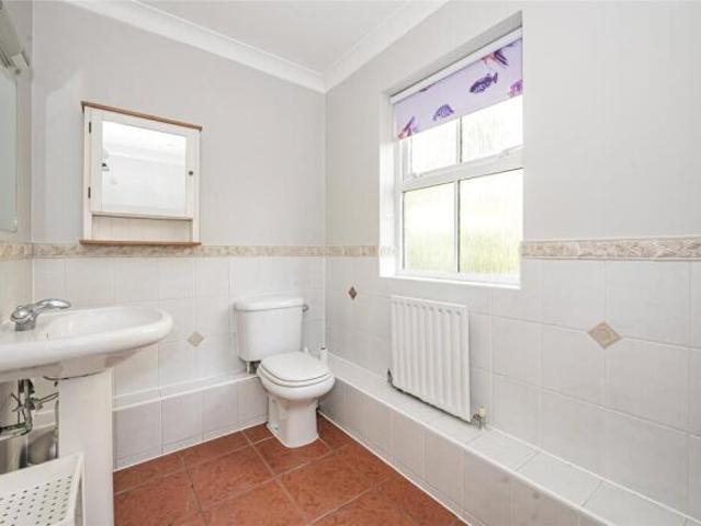 Apartment for sale in Kew, Greater London