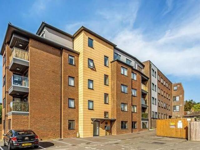 House for sale in Pachesham Park, Surrey