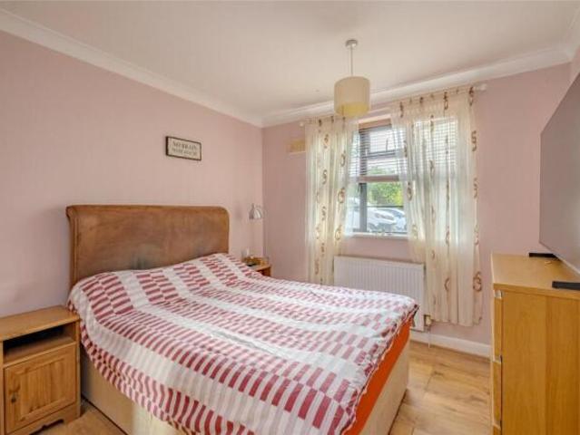 Apartment for sale in Cat Hill, England