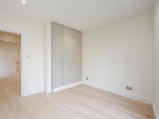 Apartment for sale in Wimbledon, Greater London